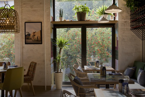 Большое семейное кафе «More > Мясо» на Уралмаше