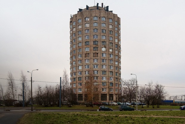 Я живу в доме-«стакане» в Купчине (Петербург)