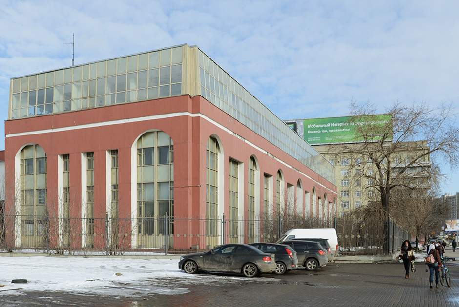 «Растил как маленьких любовниц»: Учителя художественного лицея в Москве обвинили в сексуальном насилии над школьницами