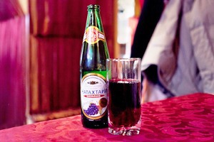Все свои: Грузинский кафе-бар на Кадетской