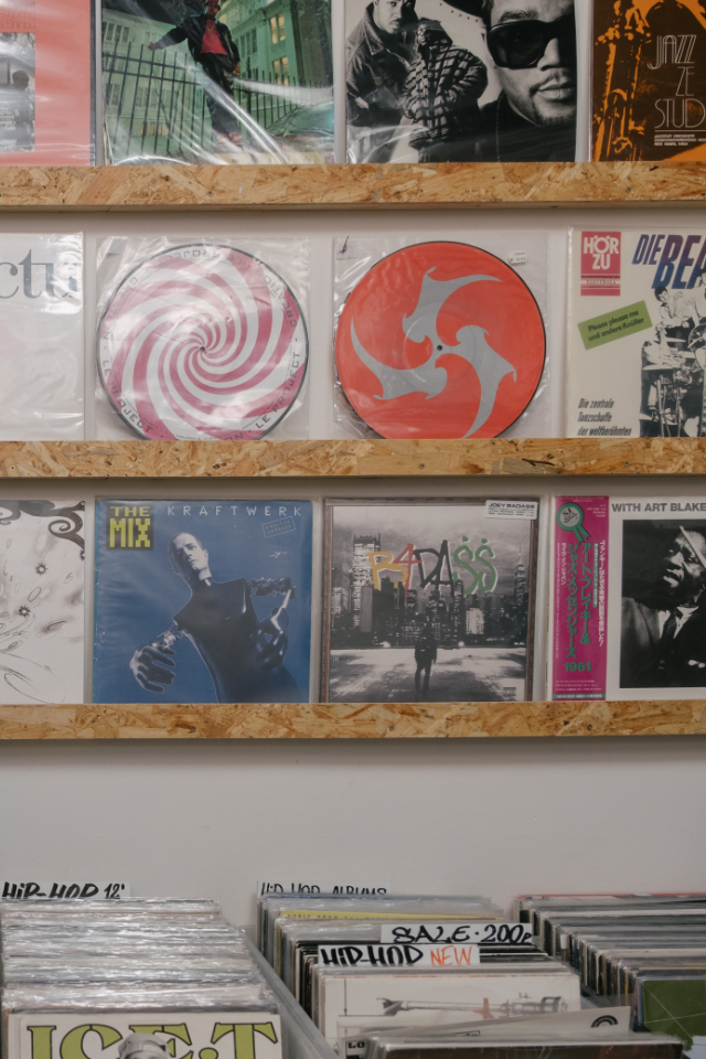 Noor Bar устроит воскресный виниловый маркет  во дворе